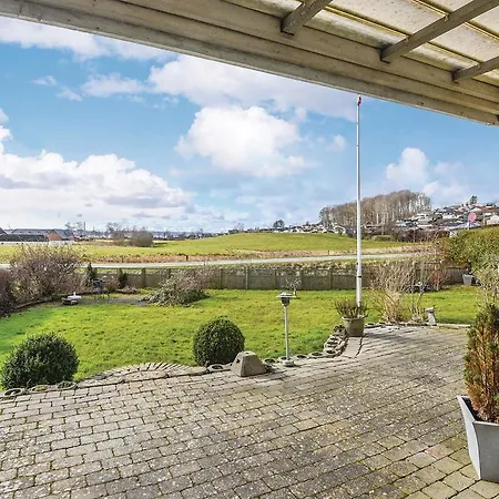 Three-bedroom Holiday In Vakantiehuis