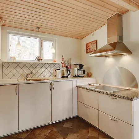 Three-bedroom Holiday In * Aabenraa