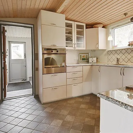 Three-bedroom Holiday In Aabenraa