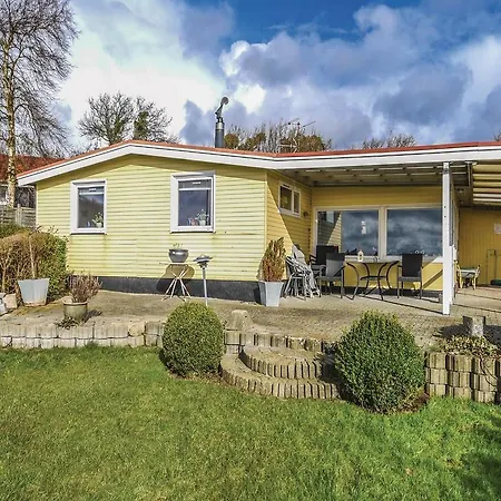 Three-bedroom Holiday In *